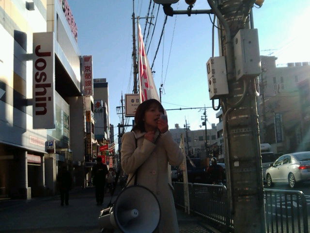 西院にて朝の演説