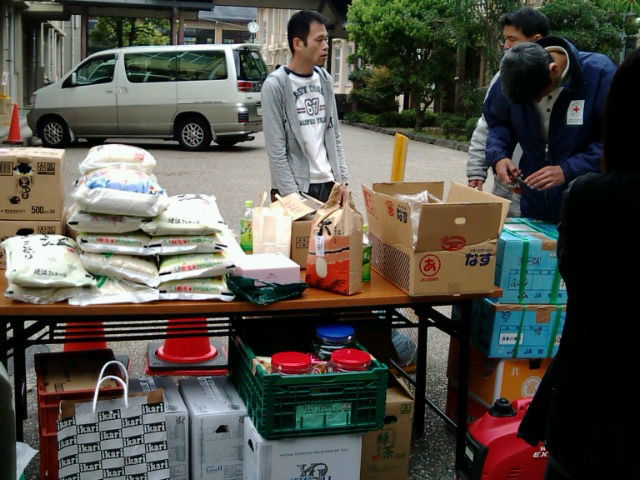 気仙沼市の中学校へ炊き出し