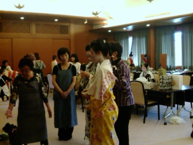 江戸時代婦人に衣替え