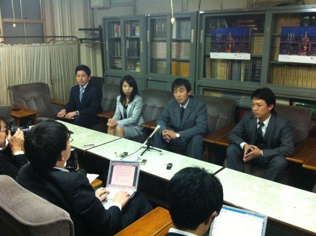 市長選対応への記者会見